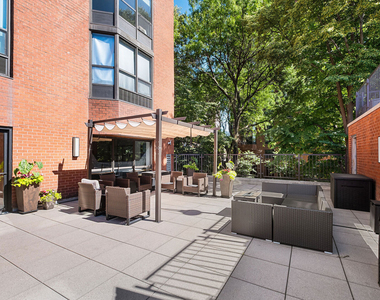 899 S Plymouth Court - Photo Thumbnail 10