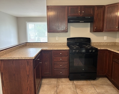 21734 Clyde Avenue - Photo Thumbnail 7