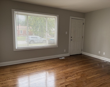 21734 Clyde Avenue - Photo Thumbnail 9