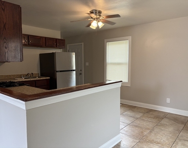 21734 Clyde Avenue - Photo Thumbnail 4