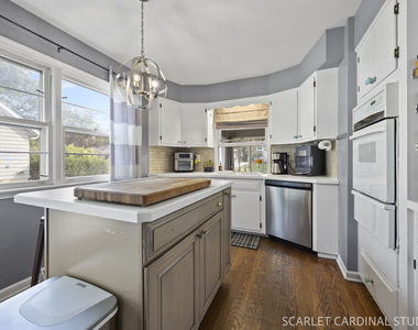 1210 S Gables Boulevard - Photo Thumbnail 3