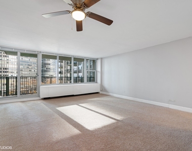 400 E Randolph Street - Photo Thumbnail 3