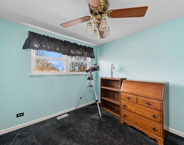 1817 Carlisle Court - Photo Thumbnail 7