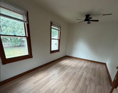 1724 Lyran Avenue - Photo Thumbnail 6