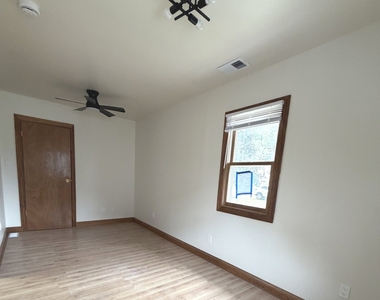 1722 Lyran Avenue - Photo Thumbnail 1