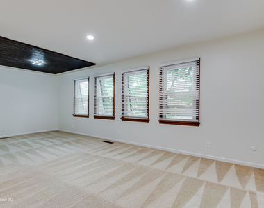 308 Pacific Drive - Photo Thumbnail 2