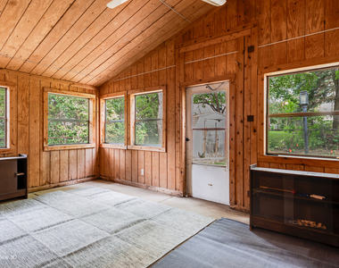 308 Pacific Drive - Photo Thumbnail 16