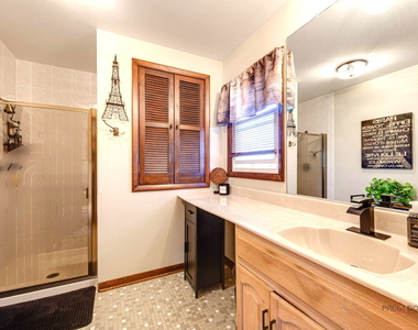 2042 S Goebbert Road - Photo Thumbnail 22
