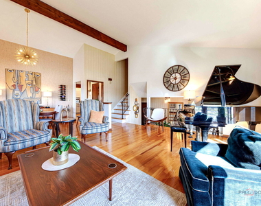 2042 S Goebbert Road - Photo Thumbnail 14