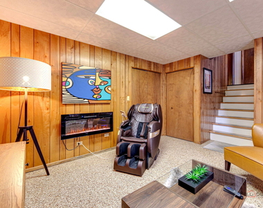 2042 S Goebbert Road - Photo Thumbnail 28