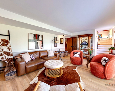 2042 S Goebbert Road - Photo Thumbnail 5