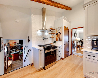 2042 S Goebbert Road - Photo Thumbnail 11
