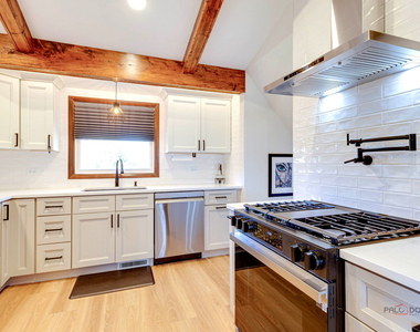 2042 S Goebbert Road - Photo Thumbnail 8
