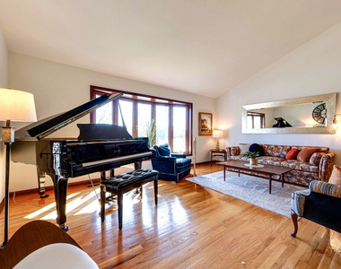 2042 S Goebbert Road - Photo Thumbnail 12