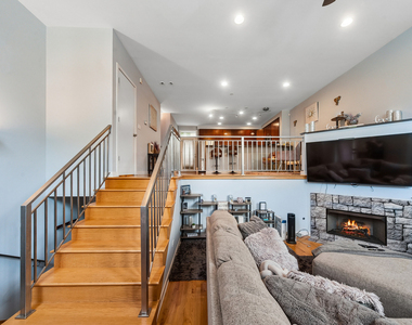 3991 S Drexel Boulevard - Photo Thumbnail 2