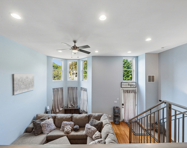 3991 S Drexel Boulevard - Photo Thumbnail 6