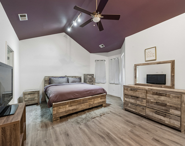 3991 S Drexel Boulevard - Photo Thumbnail 8