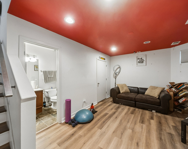 3991 S Drexel Boulevard - Photo Thumbnail 12