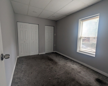 9211 S Laflin Street - Photo Thumbnail 10