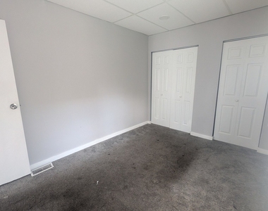 9211 S Laflin Street - Photo Thumbnail 11