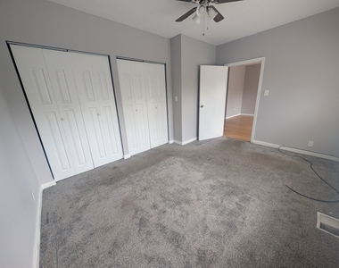 9211 S Laflin Street - Photo Thumbnail 7