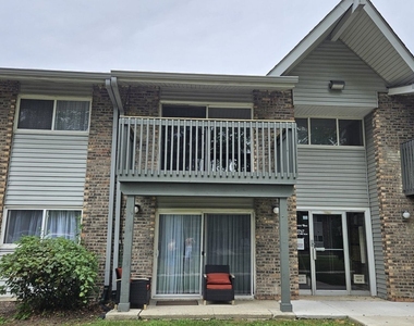 10s771 Clarendon Hills Road - Photo Thumbnail 2