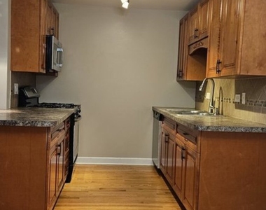 10s771 Clarendon Hills Road - Photo Thumbnail 7
