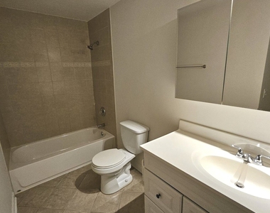 10s771 Clarendon Hills Road - Photo Thumbnail 9