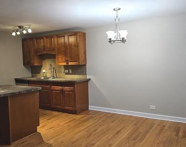 10s771 Clarendon Hills Road - Photo Thumbnail 6