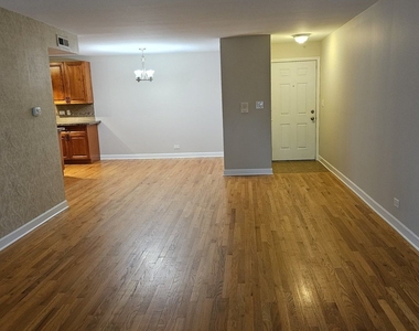 10s771 Clarendon Hills Road - Photo Thumbnail 3