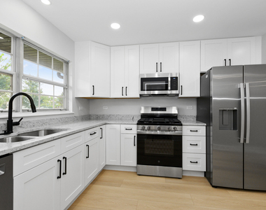 8161 W Orchard Drive - Photo Thumbnail 4