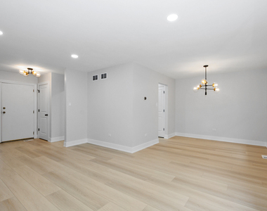 8161 W Orchard Drive - Photo Thumbnail 7