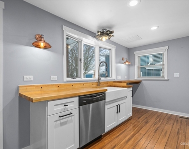 628 Illinois Street - Photo Thumbnail 5