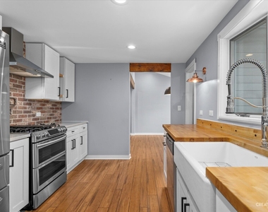 628 Illinois Street - Photo Thumbnail 6