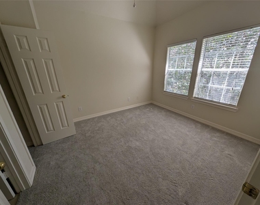 5302 Blossom Street - Photo Thumbnail 30