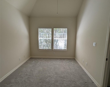 5302 Blossom Street - Photo Thumbnail 33
