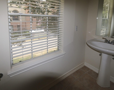5302 Blossom Street - Photo Thumbnail 17