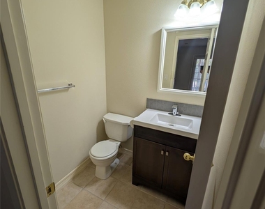 5302 Blossom Street - Photo Thumbnail 6