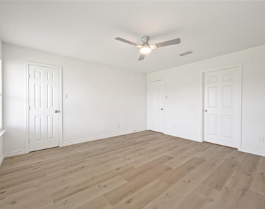 22511 Sweetglen Court - Photo Thumbnail 12
