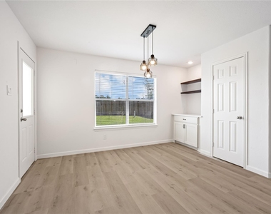 22511 Sweetglen Court - Photo Thumbnail 8