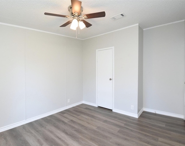 12767 Roy Harris Loop - Photo Thumbnail 9