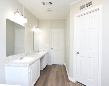 12767 Roy Harris Loop - Photo Thumbnail 6