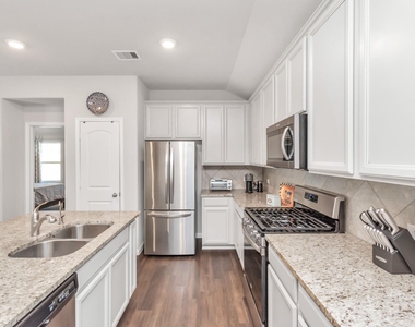 6842 Scarlet Sagebrush Street - Photo Thumbnail 12