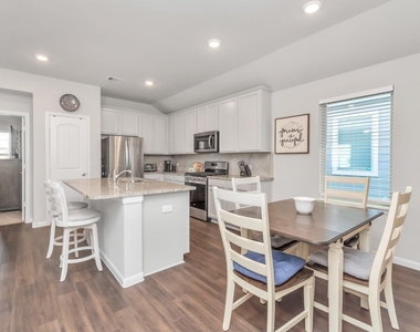 6842 Scarlet Sagebrush Street - Photo Thumbnail 10