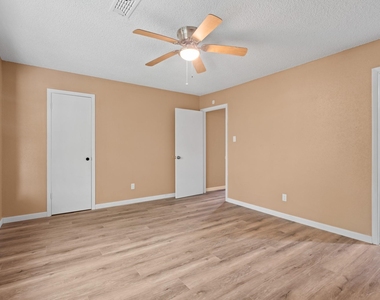 6711 Biggs Court - Photo Thumbnail 13