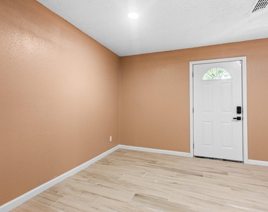 6711 Biggs Court - Photo Thumbnail 5