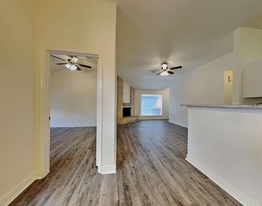 9167 Golden Sunshine Drive - Photo Thumbnail 3