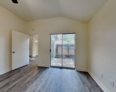 9167 Golden Sunshine Drive - Photo Thumbnail 7