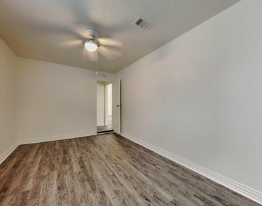 9167 Golden Sunshine Drive - Photo Thumbnail 9