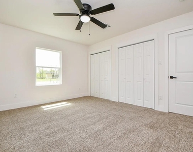 4223 Elmwood Street - Photo Thumbnail 6